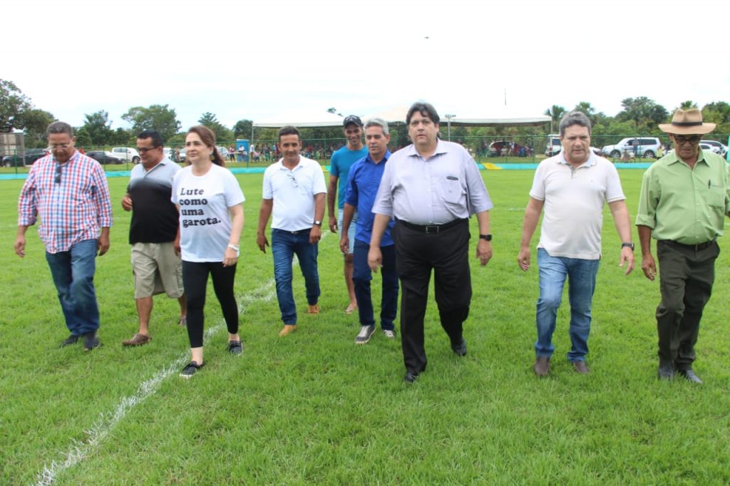 Damaso-3-1024x682 Deputado Federal Osires Damaso prestigia inauguração do Campo de Futebol  e 9º Jogo Solidário dos Vereadores do Tocantins