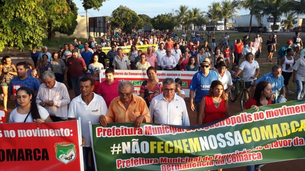 figueirópolis-protesto-forum-1-1024x576 Moradores de Figueirópolis manifestam contra o fechamento da comarca da cidade