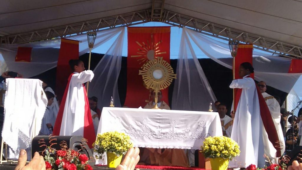 Corpus-Christi-1c-1024x578 Católicos de Gurupi celebram o Corpo de Cristo no Parque Mutuca