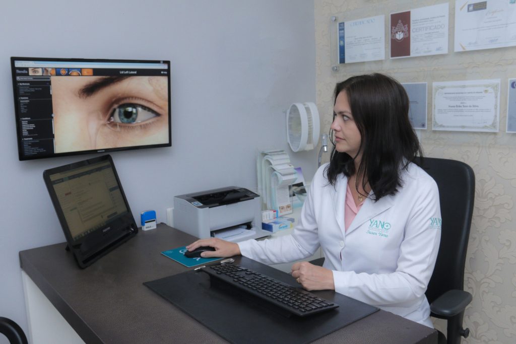 médica-oftalmologista-Susan-Yano.-1024x683 Junho violeta: Médica oftalmologista explica sobre a prevenção do ceratocone