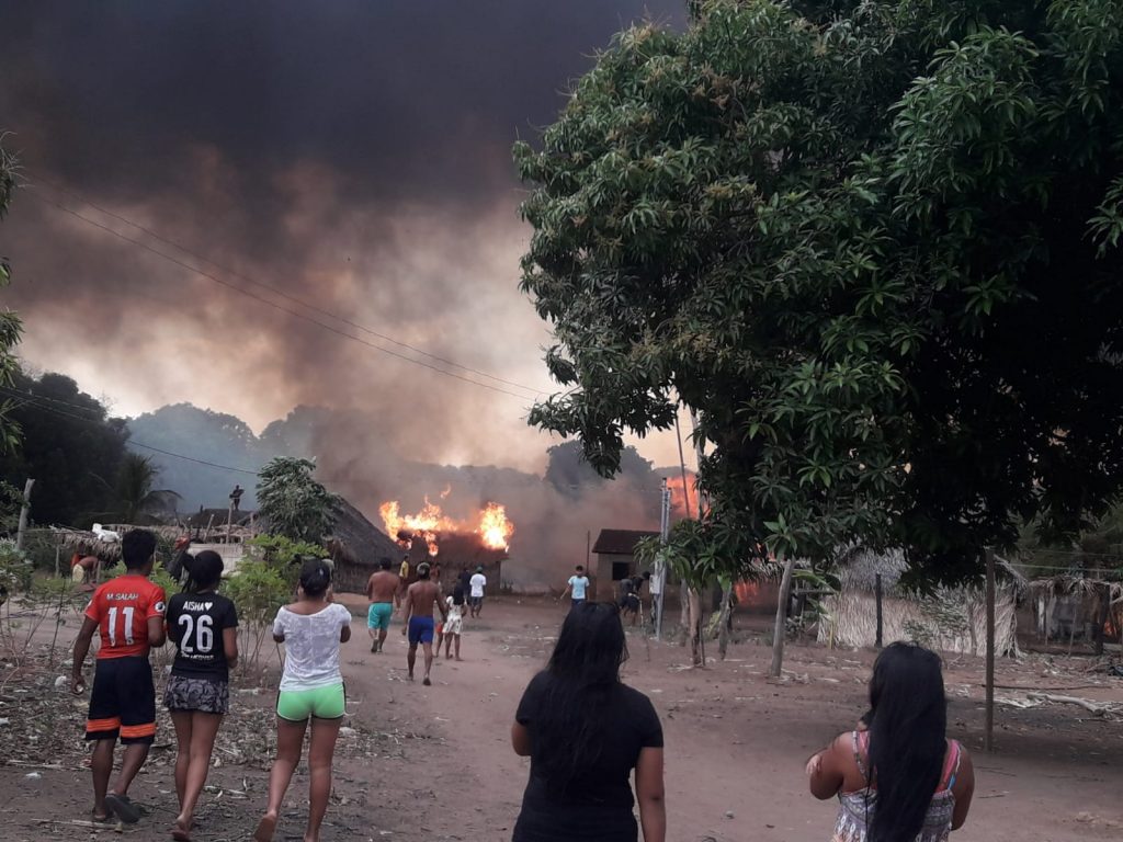 IMG-20191015-WA0199-1024x768 Oito casas de indígenas são destruídas pelo fogo na aldeia Javaé na Ilha do Bananal