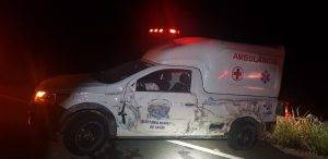 WhatsApp-Image-2020-01-14-at-09.03.18-300x146 Sul do Estado | Ambulância do município de Sucupira tomba após acidente de trânsito na BR-242