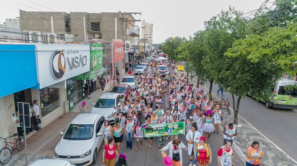 dddddd-1024x575 Gutierres Torquato mostra força ao atrair centenas de pessoas no desfile do bloco da saúde