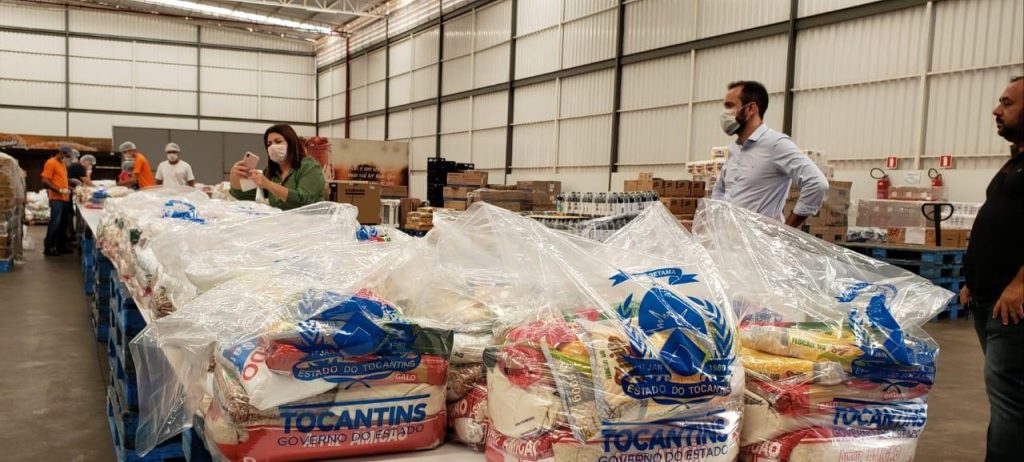 Cestas-educação-coronovírus-4-1024x462 Governo do Tocantins inicia nesta quinta distribuição kits com alimentos, materiais de higiene e  escolares para alunos da rede estadual de educação