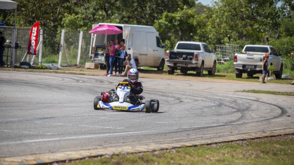 Renata-Silva-1024x576 Inicia o Campeonato Tocantins de Kart e elas mostram que adrenalina corre em suas veias; primeira etapa da competição aconteceu neste sábado, 07