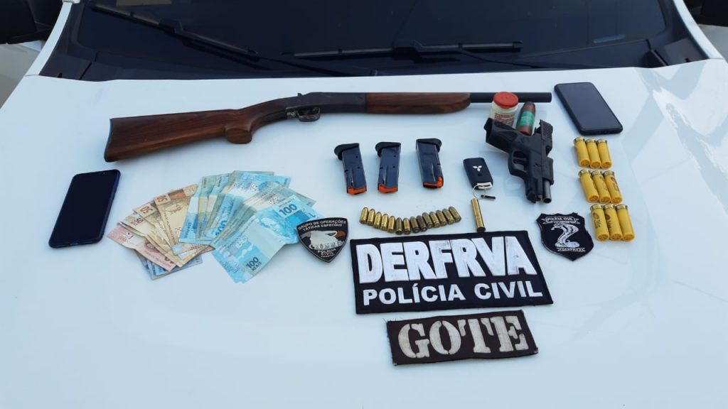 armasss-1024x576 Integrantes de quadrilha que roubaram fazenda em Figueirópolis são presos pela Polícia Civil