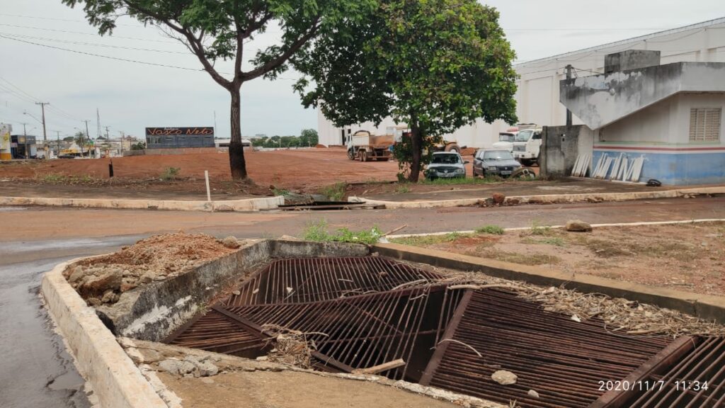 Agua-da-chuva-araguaia-1-1024x576 Falta de drenagem pluvial prejudica moradores e gera prejuízos a empreendimento em Gurupi