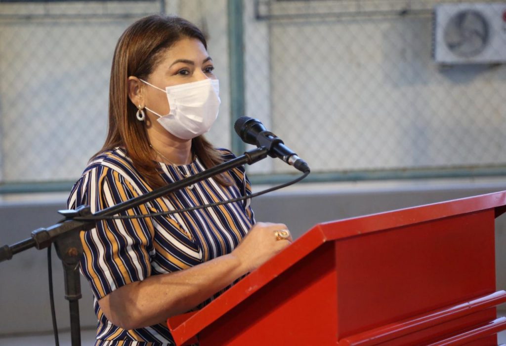 2-Secretaria-Adriana-Aguiar-destacou-que-a-escola-continua-com-seus-curriculos-orientados-pela-BNCC-1024x701 Comunidade de Formoso do Araguaia aprova implantação de Escola Cívico-Militar