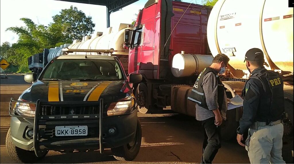 WhatsApp-Image-2021-04-23-at-09.42.25-1024x574 Combustível transportado ilegalmente é apreendido no Tocantins