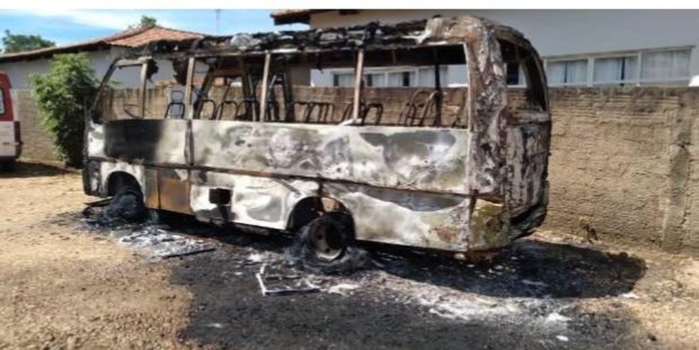 onibus-1 Polícia Civil faz buscas em presídios de Cariri, Araguaína e Gurupi para identificar ordem de incêndio a ônibus ocorrido em Lajeado