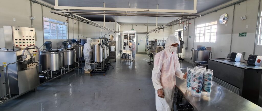 A-fabrica-emprega-12-funcionarios.-1024x434 Fábrica de sorvetes tocantinense dribla a pandemia, cresce e se prepara para expandir o comércio para outros Estados