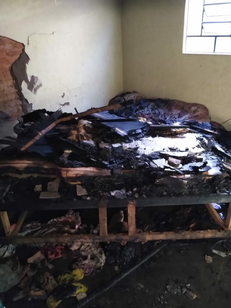 WhatsApp-Image-2021-08-03-at-17.17.06-768x1024 Criança coloca fogo em colchão e causa incêndio em residência em bairro de Gurupi