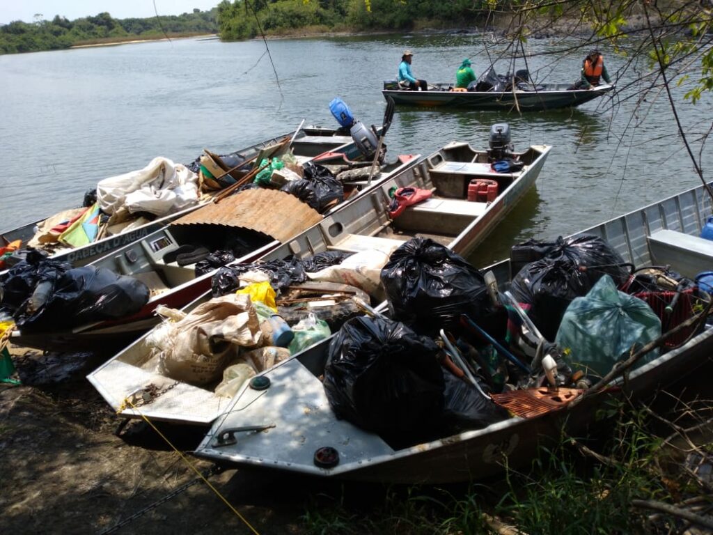 IMG-20210918-WA0149-1024x768 Trabalho voluntário tira mais de 500 quilos de lixo do Rio Araguaia em Araguacema