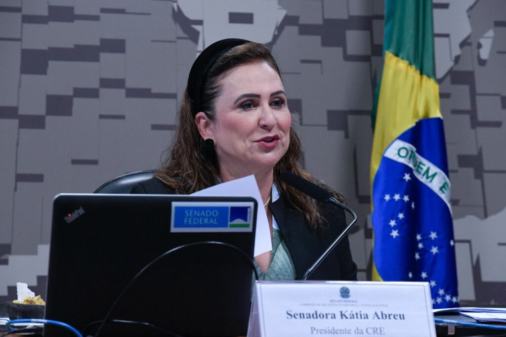 Katia-comissao-1024x682 Comissão presidida por senadora Kátia recebe o Ministro da Defesa e comandantes das três forças nesta quarta-feira
