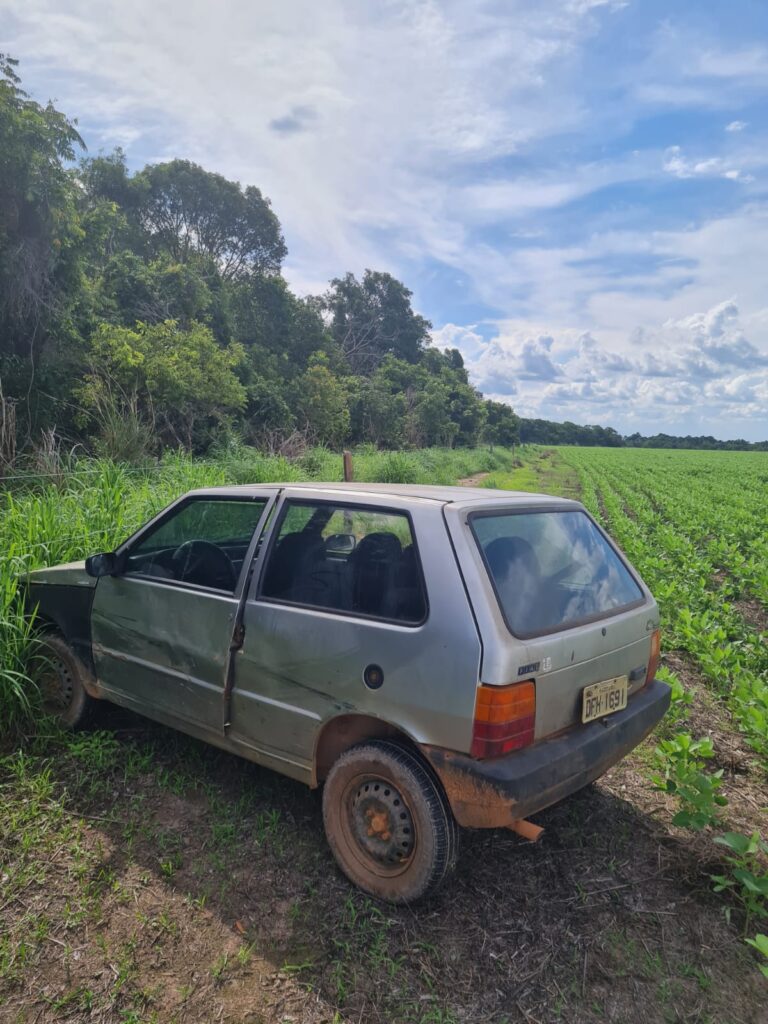 WhatsApp-Image-2022-12-12-at-09.08.25-768x1024 Peixe: PM recupera carro roubado em fazenda após bandidos levarem defensivos agrícolas