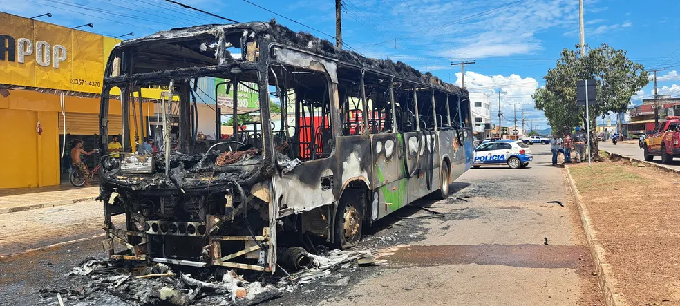whatsapp-image-2023-11-09-at-13.42.56 Comerciantes que tiveram prejuízos com incêndio de ônibus serão ressarcidos pela prefeitura