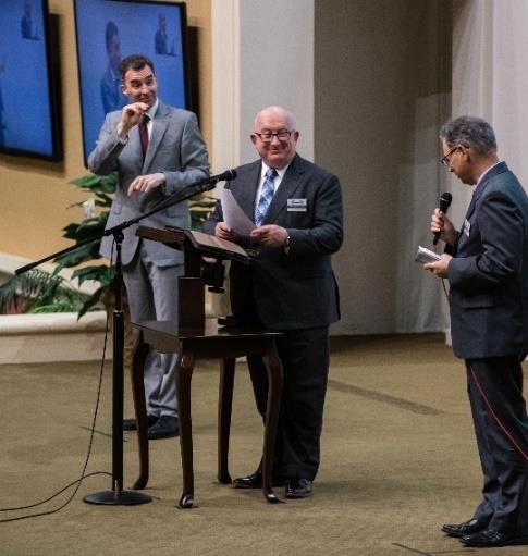 Testemulha-de-Jeova-2 Testemunhas de Jeová planejam lançar Bíblias em 36 idiomas em 2021
