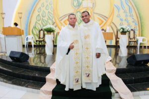 Padres Dorivan Ribeiro e Eldinei Carneiro Celebram 13 Anos de Ministério Sacerdotal em Gurupi