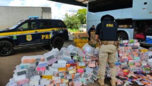 PRF apreende grande volume de material contrabandeado em Gurupi
