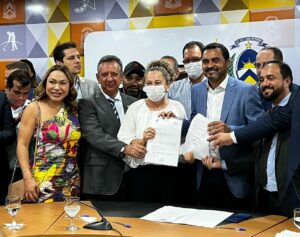 Governador Wanderlei Barbosa e Prefeita Josi Nunes assinam convênios para revitalização dos Parque Agroindustrial de Gurupi