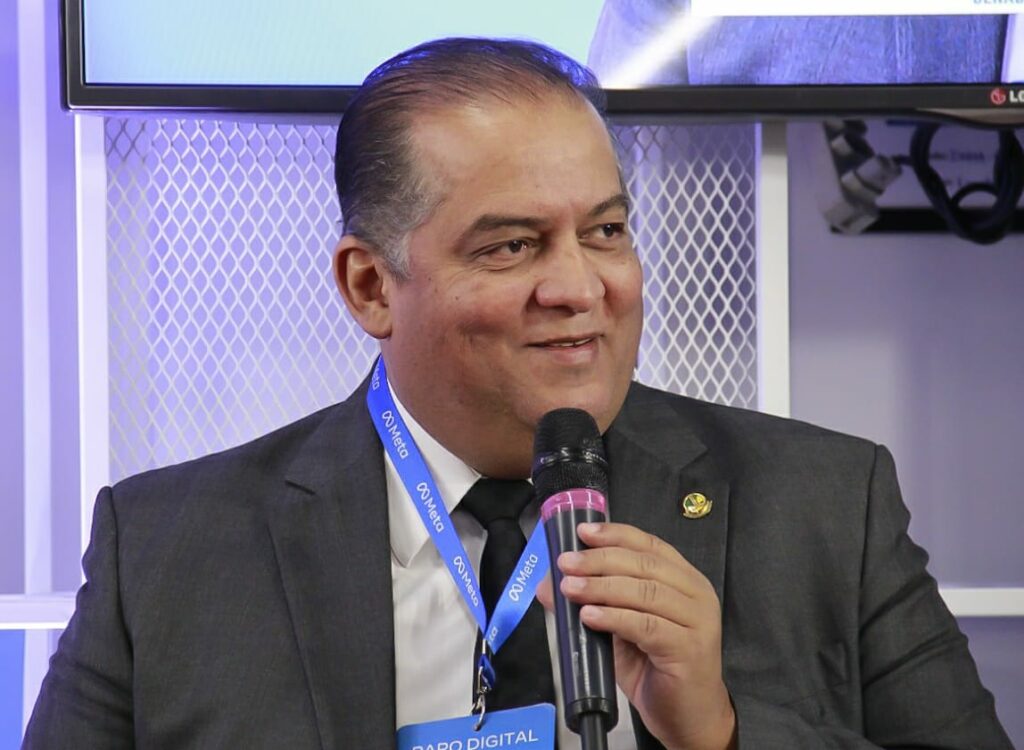 IMG-20220518-WA0132-1024x750 Senador Eduardo Gomes participa de Mesa Redonda para debater “Desinformação nas Redes Sociais”