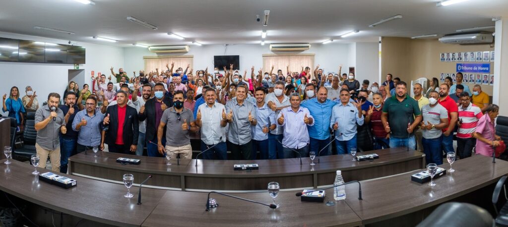 IMG-20220702-WA0061-1024x458 Ataídes Oliveira fortalece sua pré-candidatura ao senado ao receber apoio de mais de 100 vereadores na região de Araguaína 